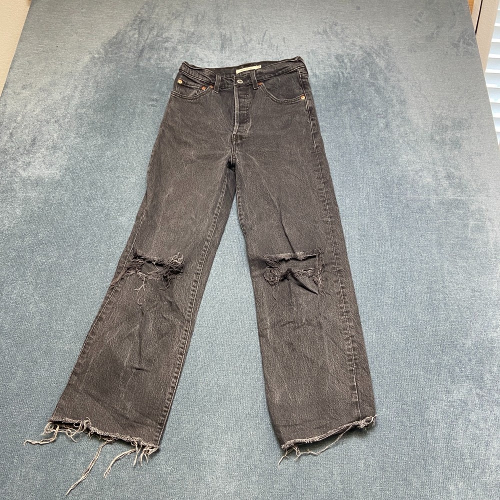 Levi's Ribcage Straight Jeans Women 25x27 Gray Denim Distressed Comfy Frayed Hem